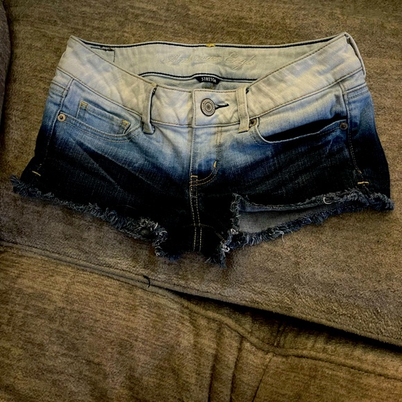 Too small - Picture 2 of 3